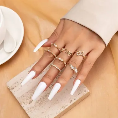 Golden Love Heart Shiny Finger Ring Set (7 pcs)